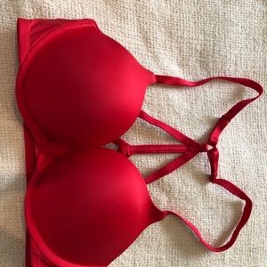 Bundle of Victoria’s Secret padded bras.